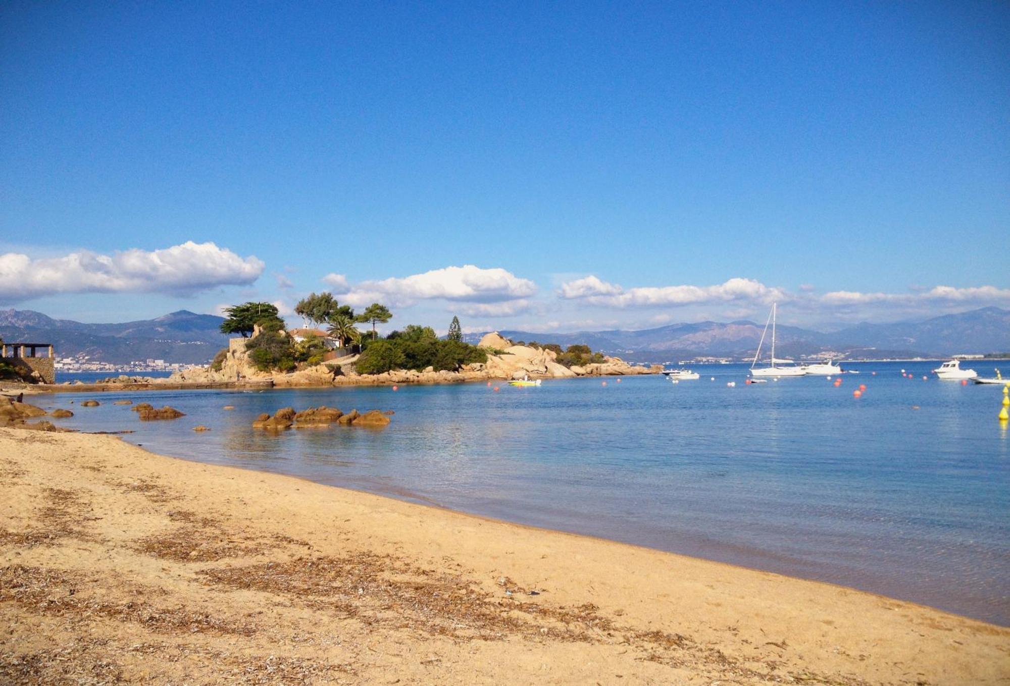 Grand T2 Standing Ajaccio Proche Centre Et Plages Vue Panoramique Parking Prive Екстериор снимка